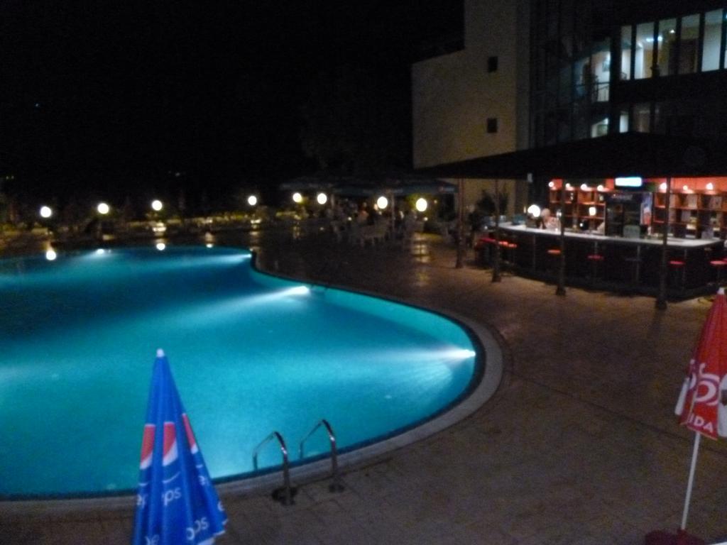 Ahilea Hotel - Free Pool Access Μπαλτσίκ Εξωτερικό φωτογραφία