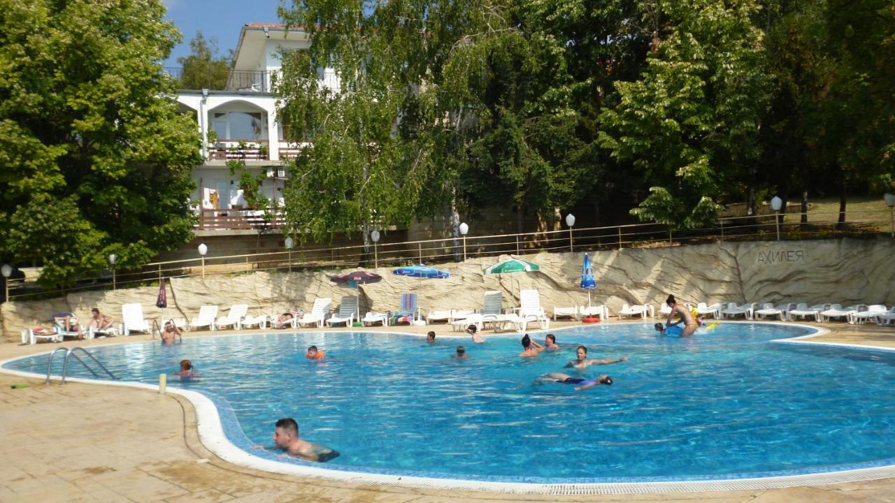 Ahilea Hotel - Free Pool Access Μπαλτσίκ Εξωτερικό φωτογραφία